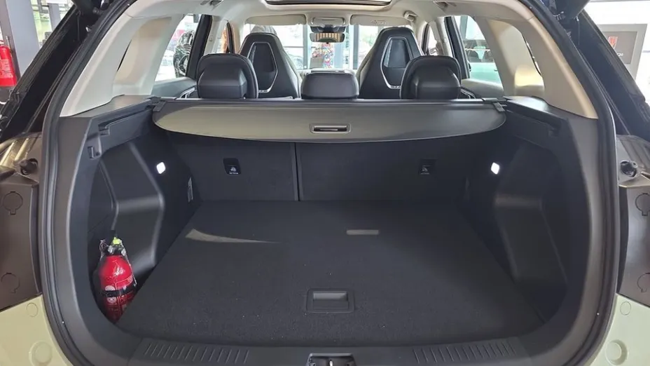 HONGQI HS3 -