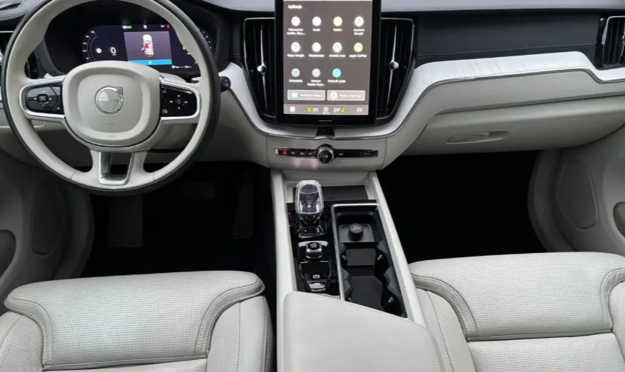 VOLVO XC60 XC60 B5 B AWD Ultra Dark aut