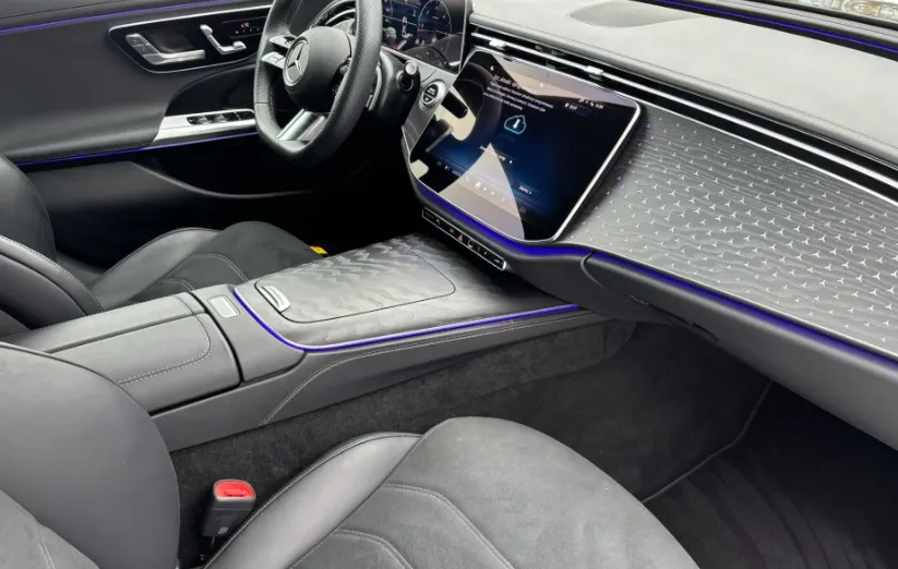 MERCEDES-BENZ E Klasa E 220 d mHEV 4-Matic AMG 9G-Tronic