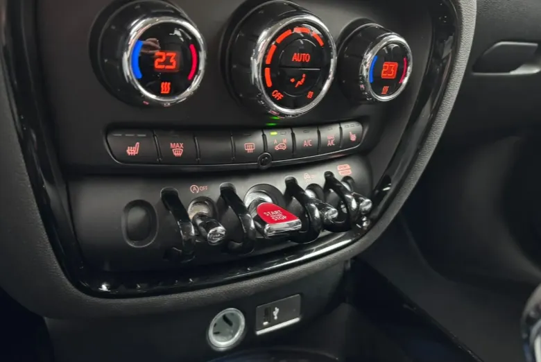 MINI [BMW] Clubman Cooper aut