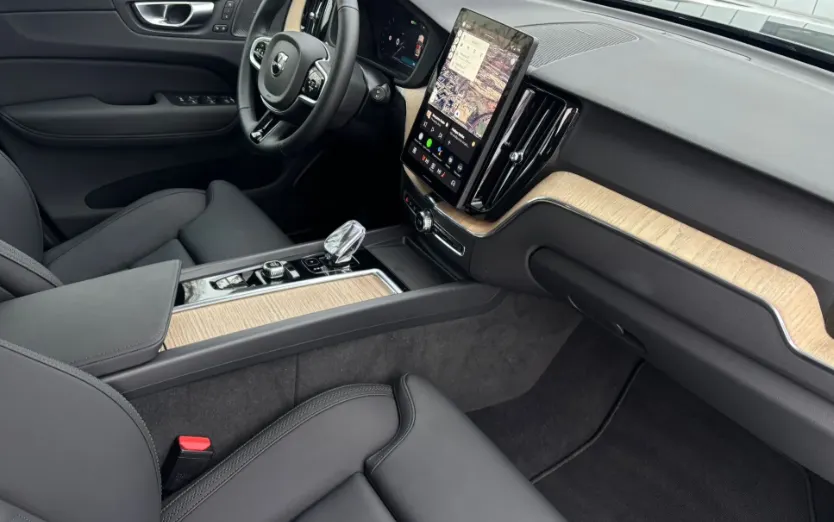 VOLVO XC60 XC60 B5 B AWD Plus Bright aut