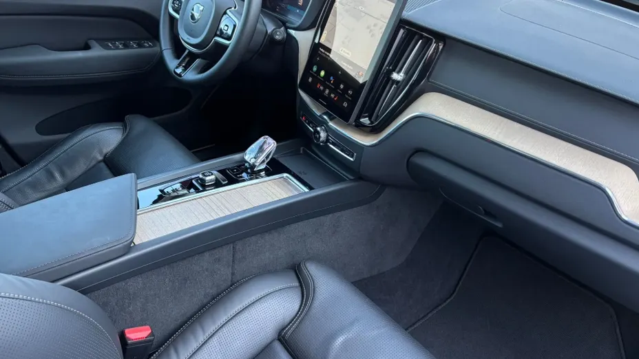 VOLVO XC60 XC60 B5 B AWD Ultra Dark aut