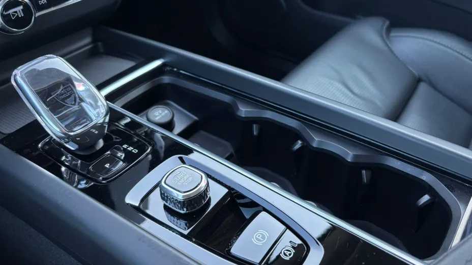 VOLVO XC60 XC60 B5 B AWD Ultra Dark aut