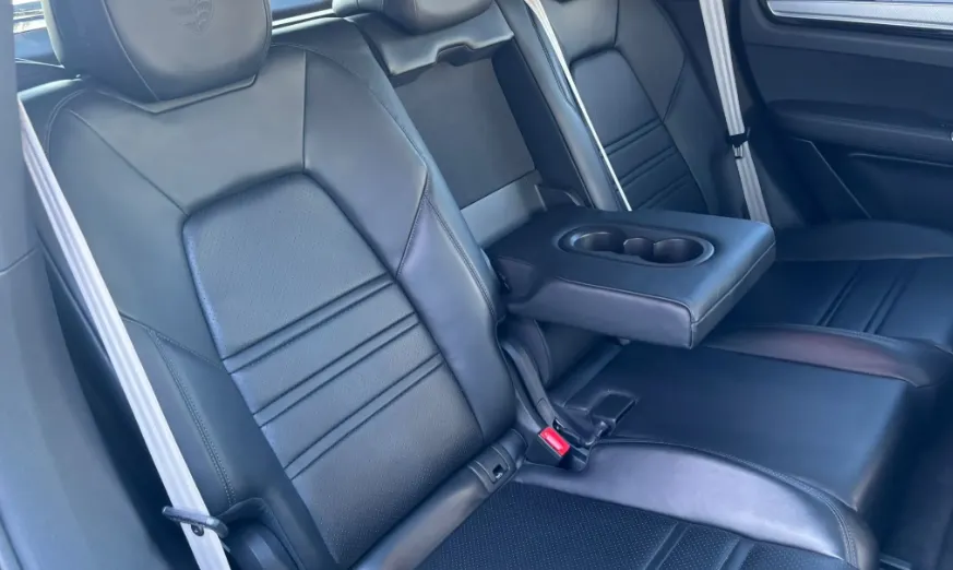 PORSCHE Cayenne Cayenne Platinum Edition