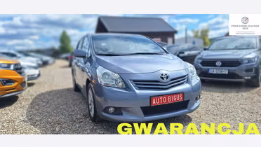 TOYOTA Verso