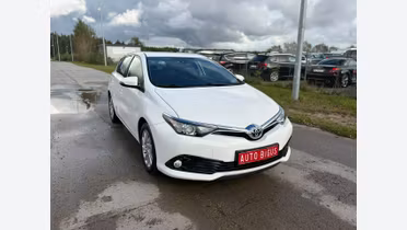 TOYOTA Auris