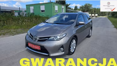 TOYOTA Auris
