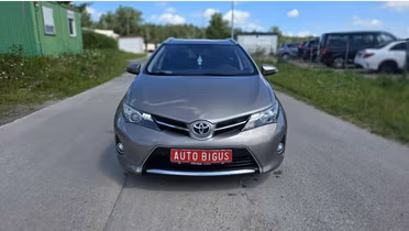 TOYOTA Auris