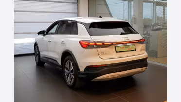 AUDI Q4