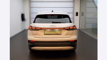 AUDI Q4
