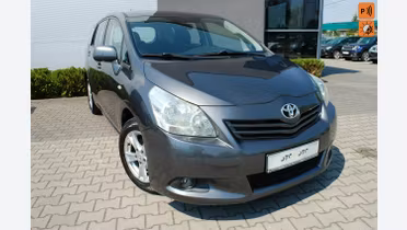 TOYOTA Verso