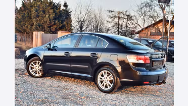 TOYOTA Avensis