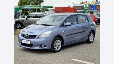 TOYOTA Verso