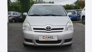 TOYOTA Corolla Verso