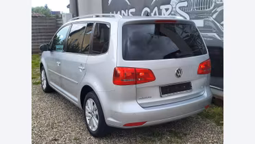 VOLKSWAGEN Touran