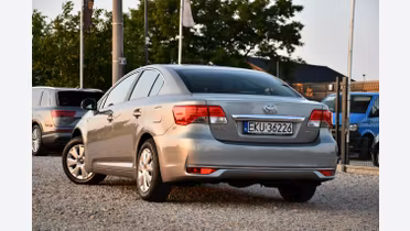 TOYOTA Avensis