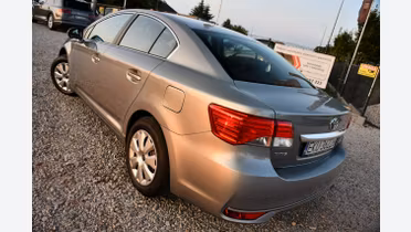 TOYOTA Avensis