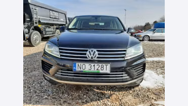 VOLKSWAGEN Touareg