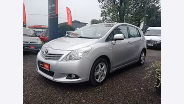 TOYOTA Verso
