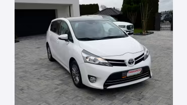 TOYOTA Verso