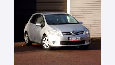 TOYOTA Auris