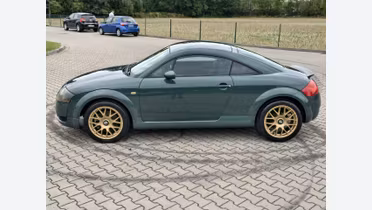 AUDI TT