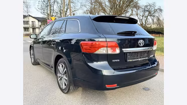 TOYOTA Avensis