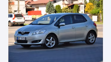 TOYOTA Auris
