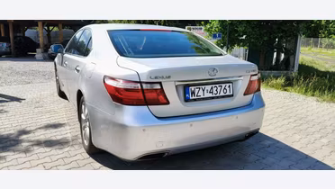 LEXUS LS