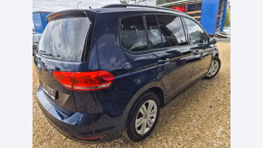 VOLKSWAGEN Touran