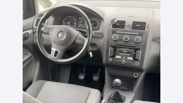 VOLKSWAGEN Touran