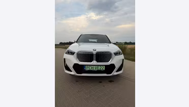 BMW iX1