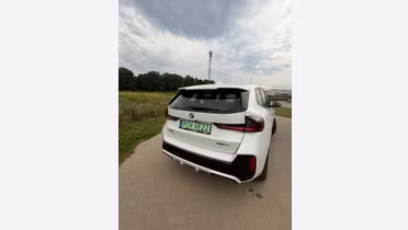 BMW iX1