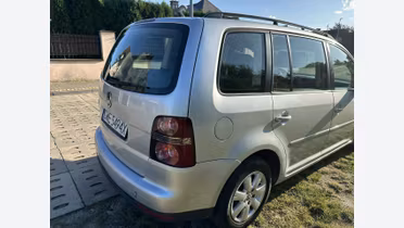 VOLKSWAGEN Touran