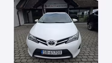 TOYOTA Auris