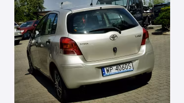 TOYOTA Yaris