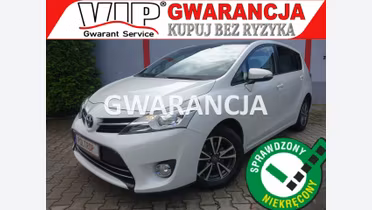 TOYOTA Verso