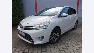 TOYOTA Verso
