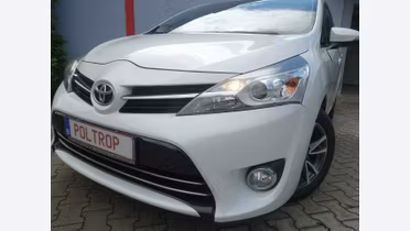 TOYOTA Verso