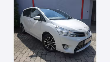 TOYOTA Verso