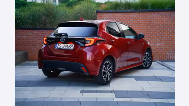 TOYOTA Yaris