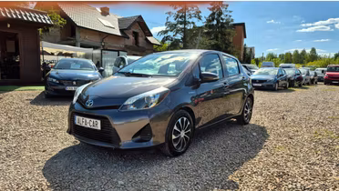 TOYOTA Yaris
