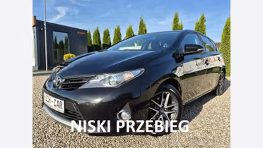 TOYOTA Auris