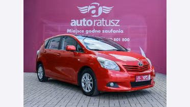 TOYOTA Verso