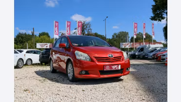 TOYOTA Verso
