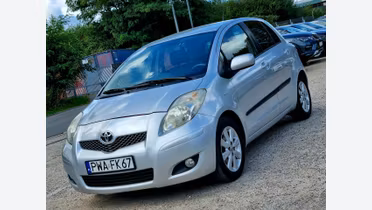 TOYOTA Yaris