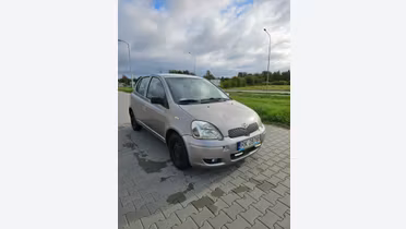 TOYOTA Yaris