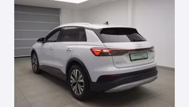 AUDI Q4