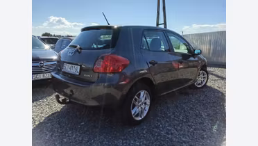 TOYOTA Auris