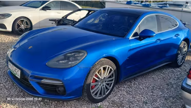 PORSCHE Panamera